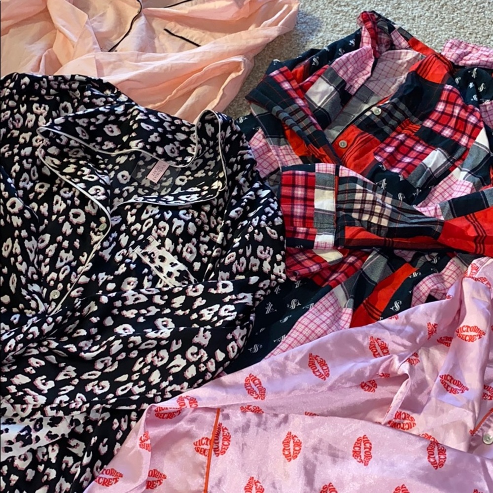 Bundle of 4 Vs pajamas